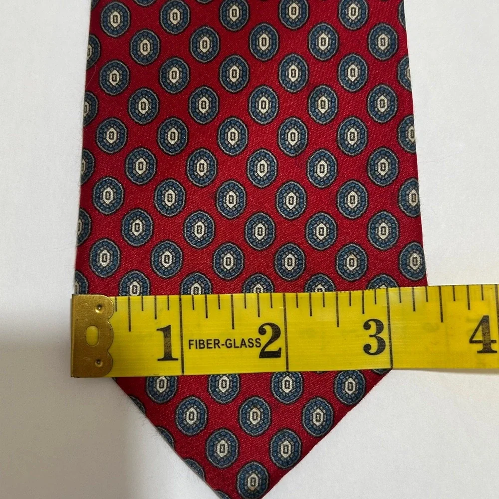 Johnny Carson vintage Elegant Paisley and Geometric Patterned Ties. Set of 2. - Picture 3 of 10